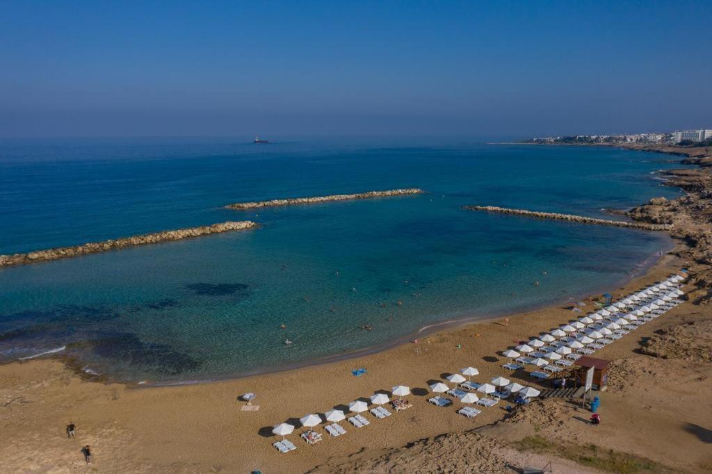 Cosea Living: Seaside 2 Bedroom Flat Kings Palace 209 Paphos Exterior photo